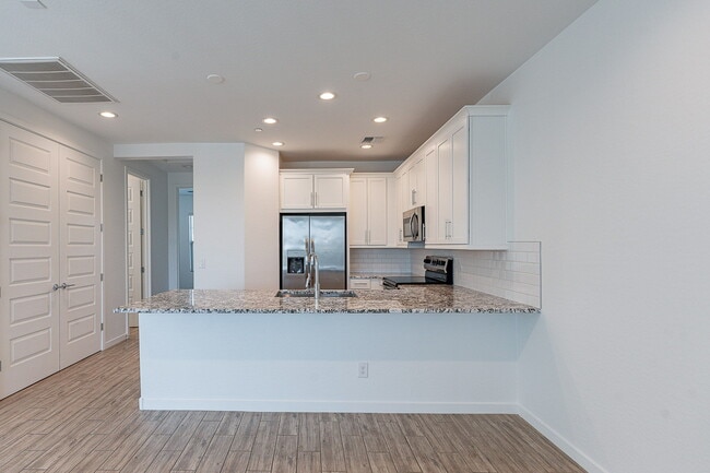 Building Photo - 4641 S Element