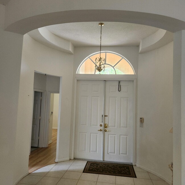 Building Photo - 2018 Reston Cir