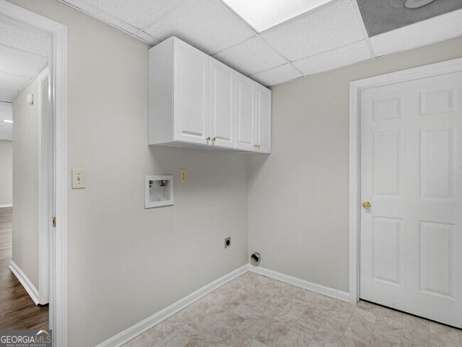 Building Photo - 63 Sentry Oak Ct