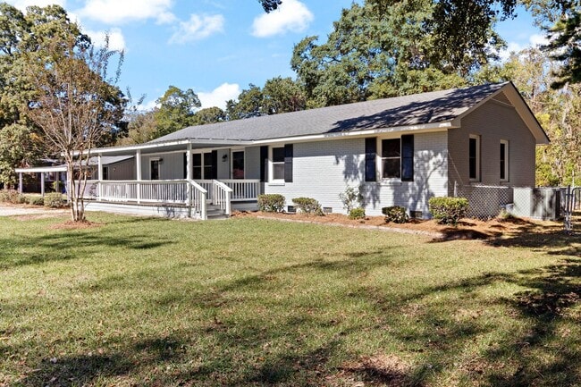 Building Photo - 1106 Bullard St