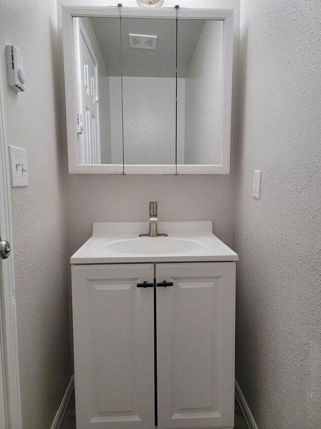 Building Photo - 186-02 Bending