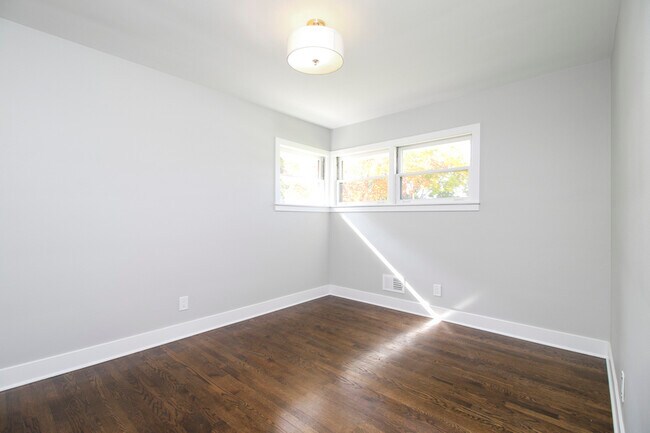 Building Photo - 605 N Wille St