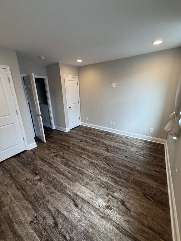 Building Photo - 2733 Latona St