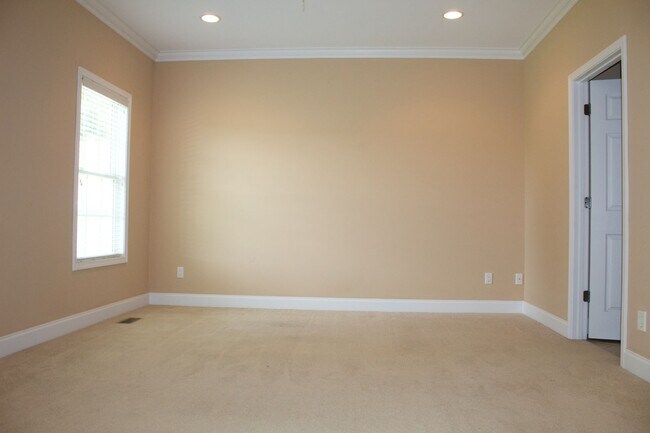 Building Photo - For Rent - Charming 3BR/2BA Home in Macken...