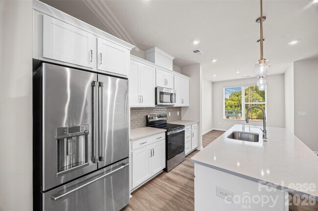 Building Photo - 5640 Kingspan Dr