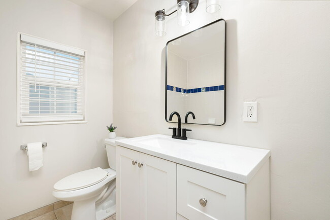 Building Photo - 3713 Cll San Antonio