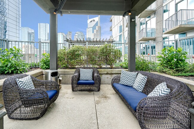 Building Photo - 301 Demonbreun St