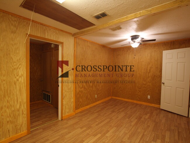 Building Photo - Coming Soon! 3 Bedroom 2 Bath in Bullard! Large Shop!