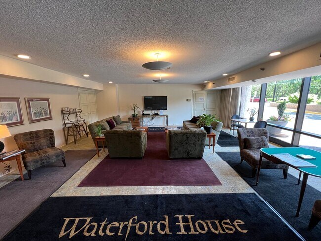 Building Photo - Fantastic 3 Bedroom 3 Bathroom Condo With ...