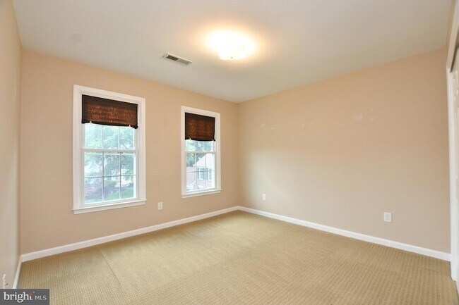 Building Photo - 350 Copperfield Ln