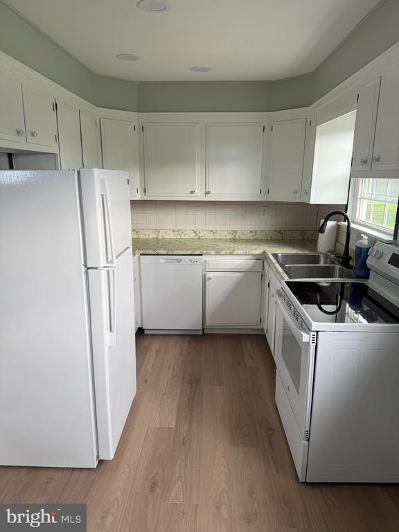 Primary Photo - 810 S Harmony Rd