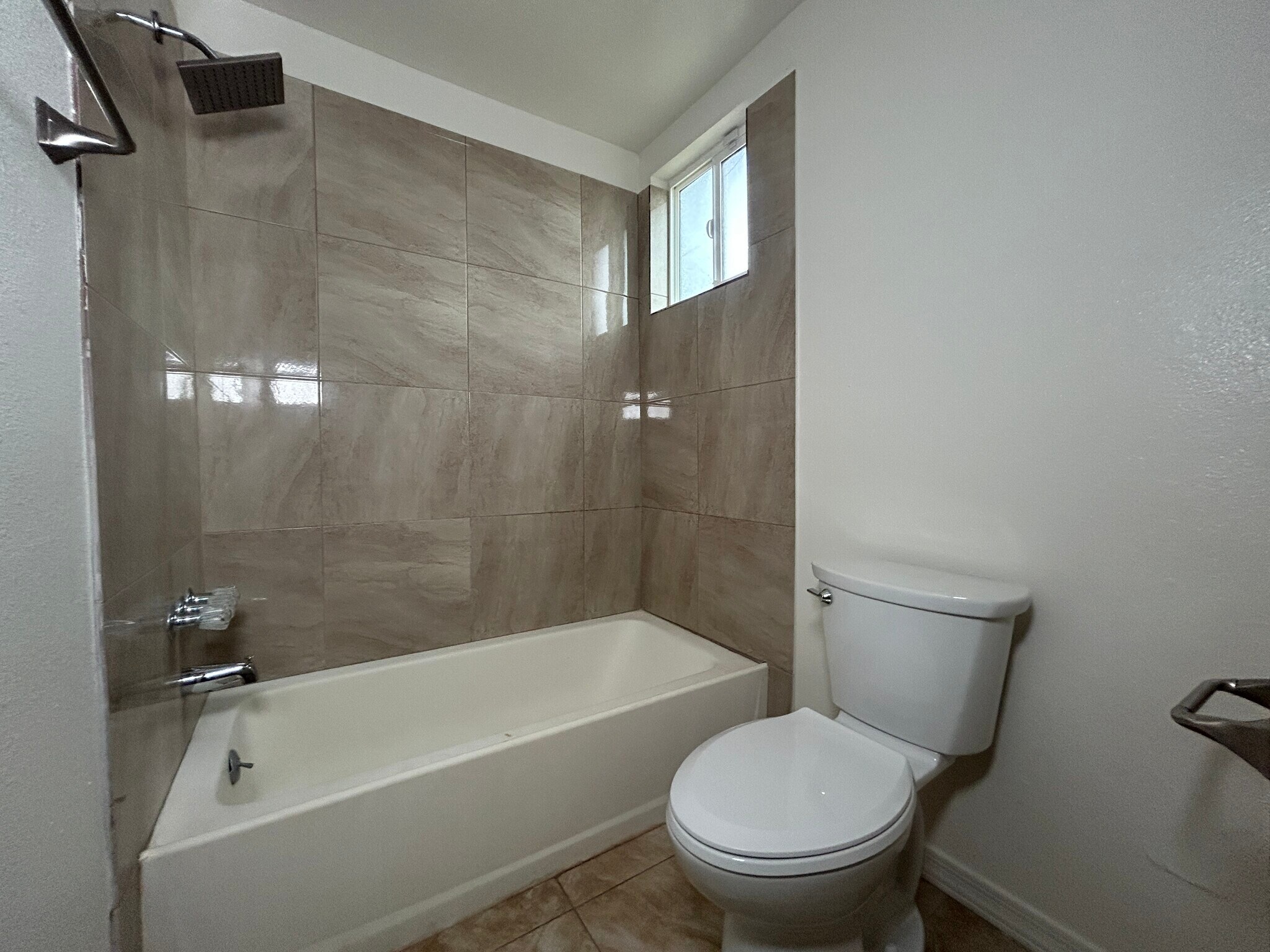 Building Photo - 6739 N 63rd Ave