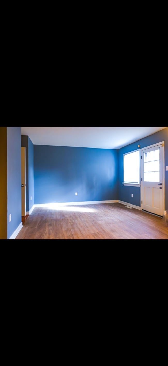 Building Photo - 3003 Allandale Dr