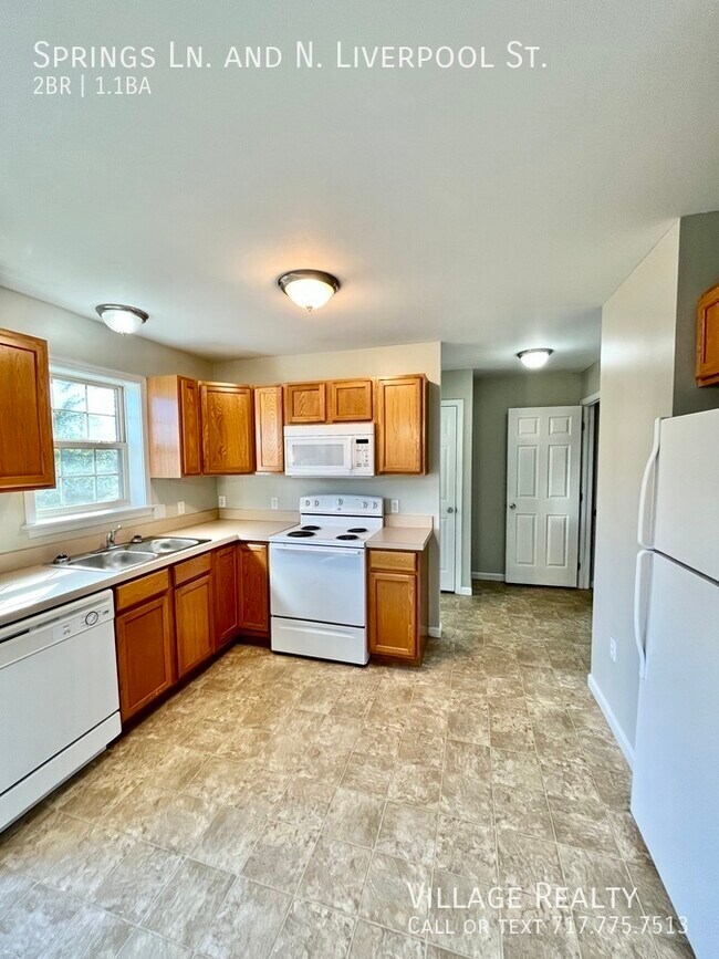 Building Photo - 155 Springs Ln
