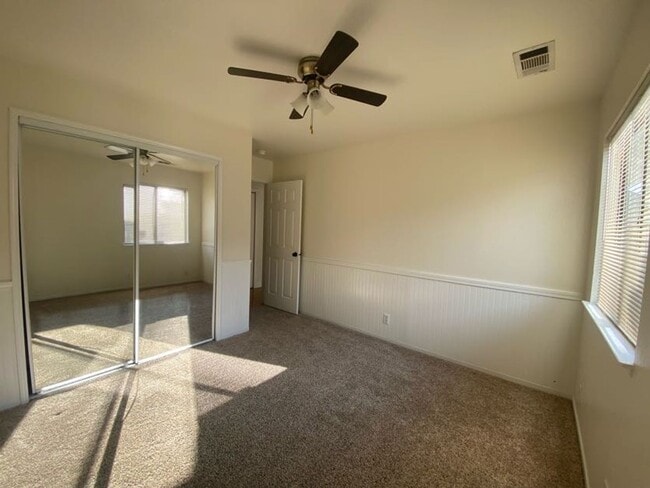 Building Photo - 1947 Henshaw Ave