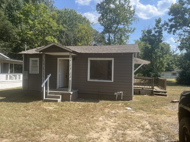 Primary Photo - 1107 S Rd