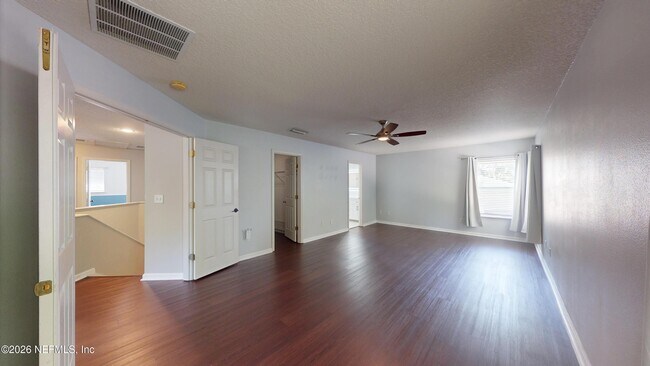 Building Photo - 1063 Collinswood Dr W