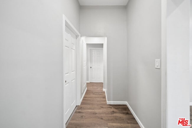 Building Photo - 1543 W 23rd St