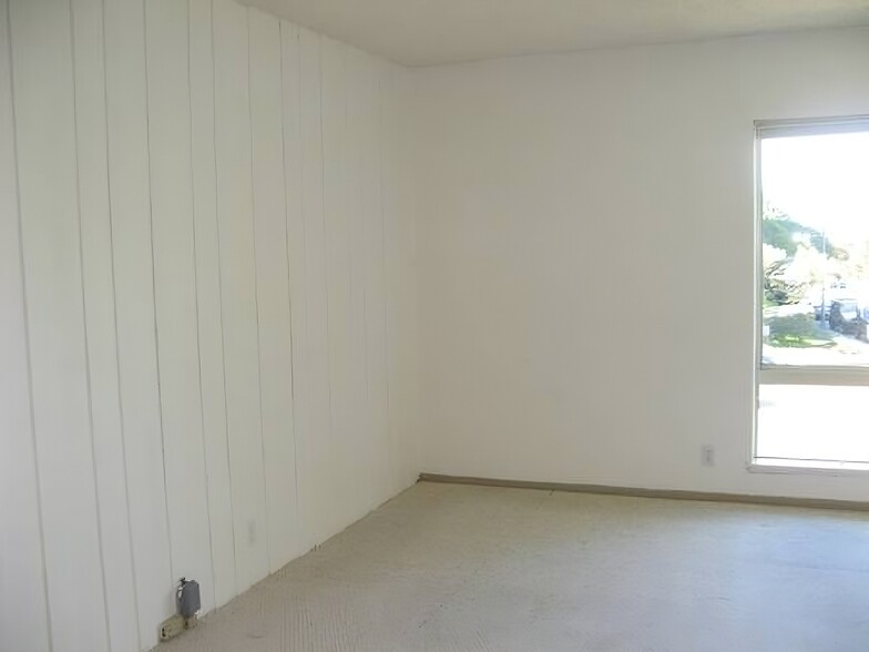Building Photo - 15 Red Rock Way