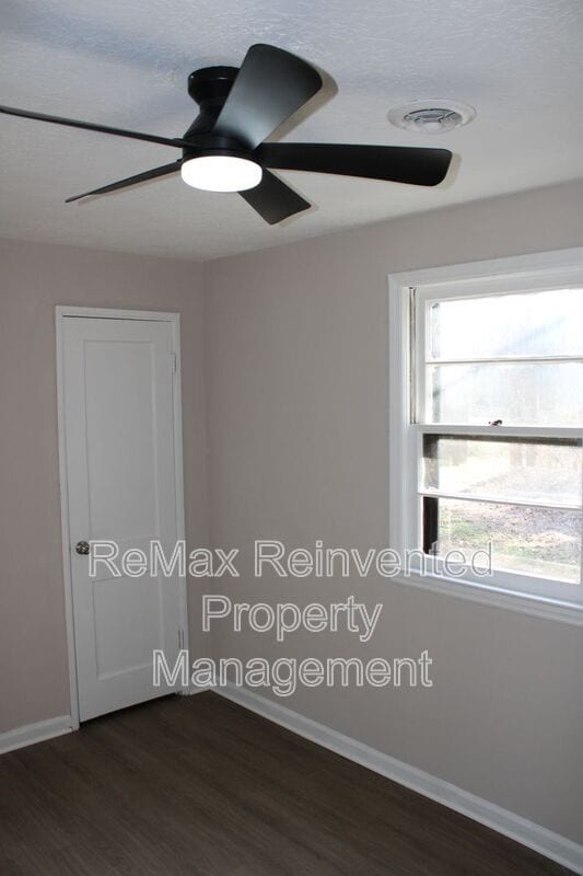 Building Photo - 301 Jehossee Dr SE