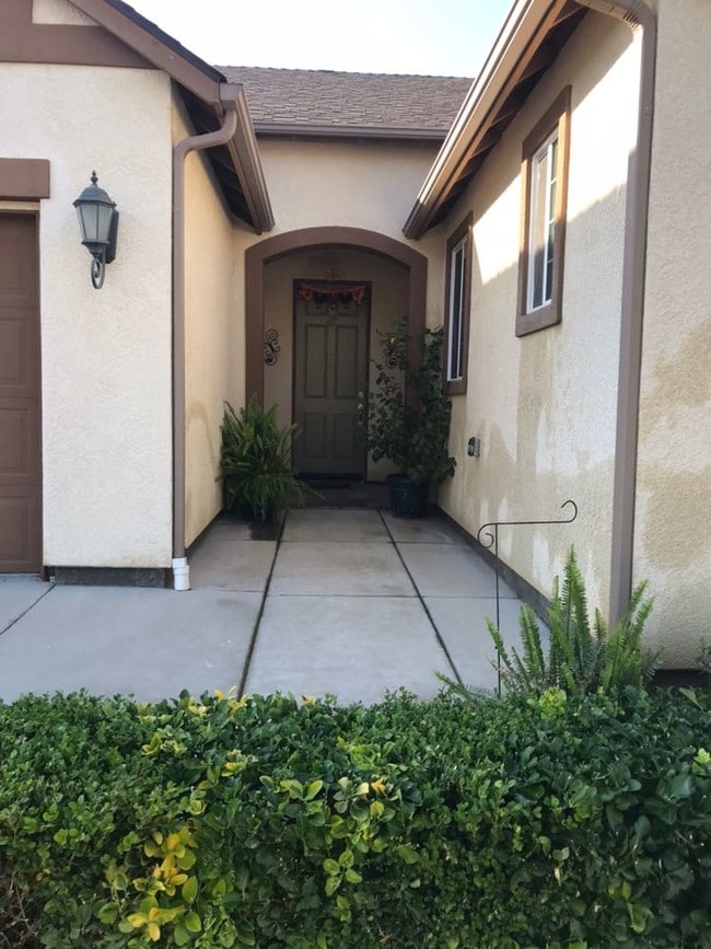 Building Photo - 4014 Heritage Ln