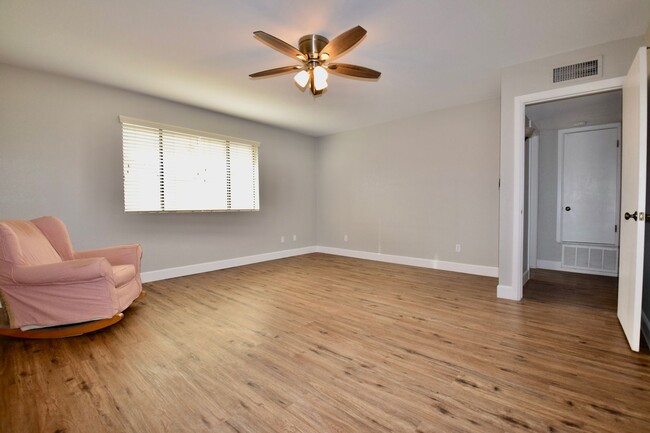 Building Photo - Remodeled 4 bedroom Tempe home near ASU