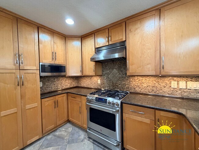 Building Photo - 4504 Boca Dr