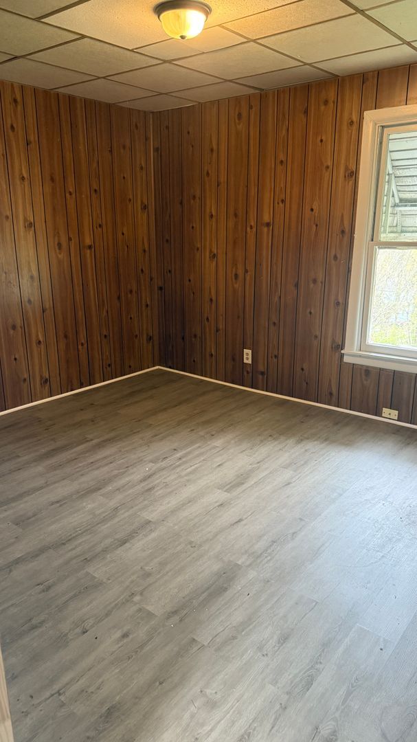 Building Photo - Large 3 bedroom Single Family Home