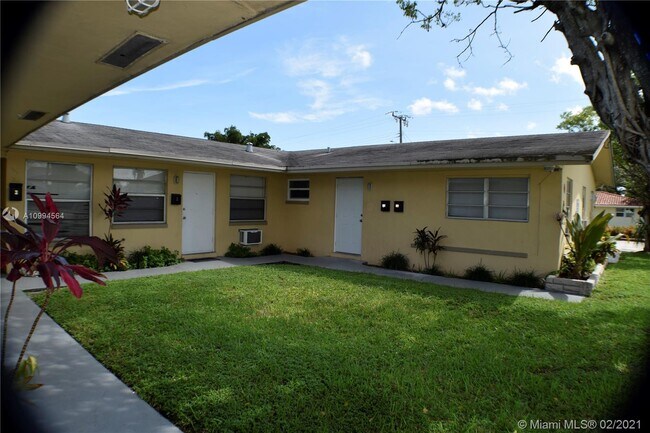 Building Photo - 3070 NW 9th Ave
