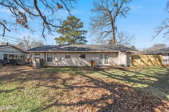 Building Photo - 1013 Peyton Ave