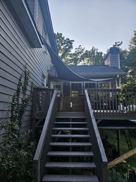 1/2 Shadded deck/grill - 6553 Cherry Tree Ln