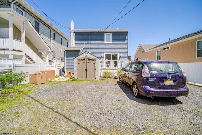 Building Photo - 210 34th St S