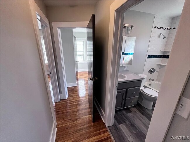 Building Photo - 146 Ramsdell Ave