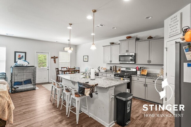 Building Photo - 66 Keowee Ln