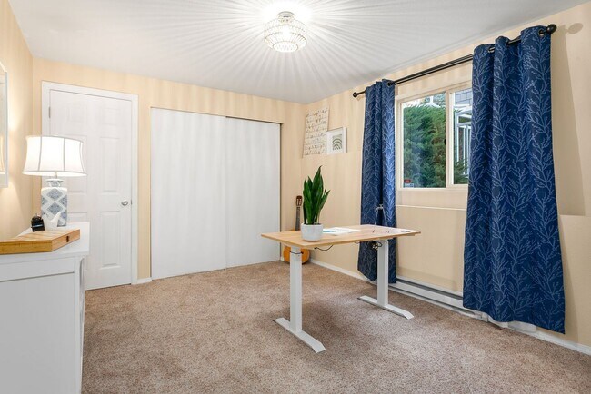 Building Photo - 2 bed 2 bath Stadium District Condo!