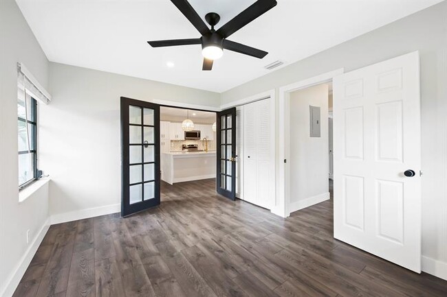 Building Photo - 3701 Arelia Dr