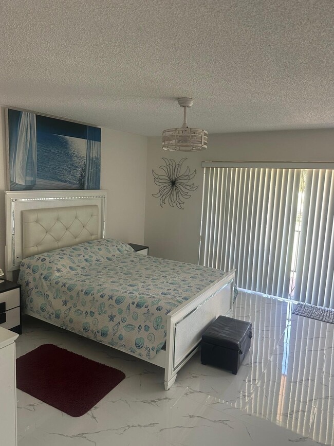 Building Photo - 4557 Luxemburg Ct