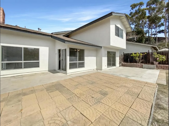 Building Photo - 5989 Chaumont Dr