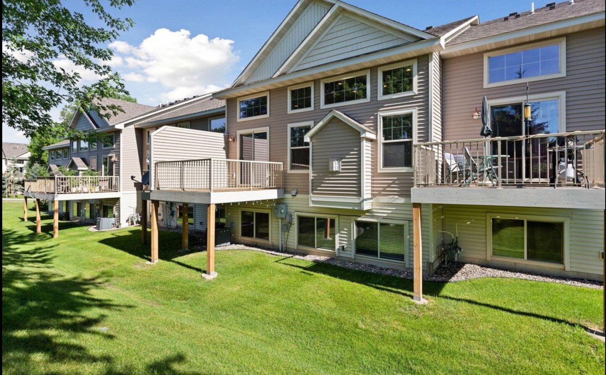 Nice deck. - 8437 W 149th St