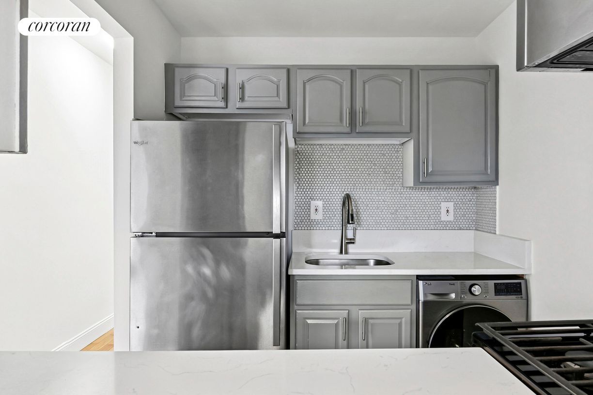 Building Photo - 722 Marcy Ave