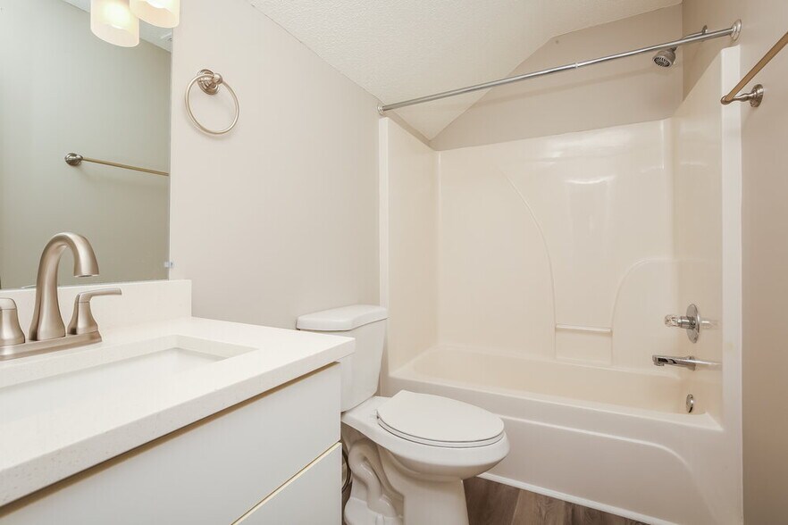 Building Photo - 5053 Cornelius Dr