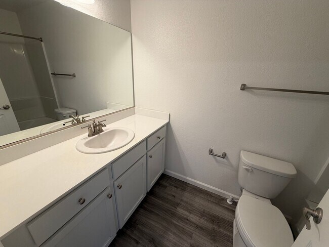 Building Photo - Low Maintenance 3 Bedroom Home in South Reno!