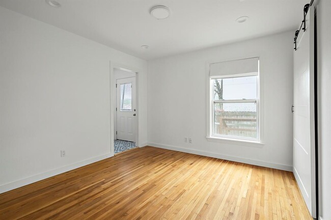 Building Photo - 5517 Avenue G