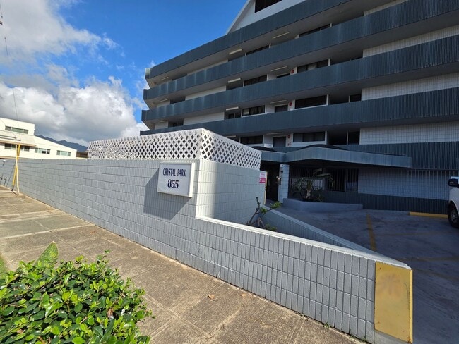 Building Photo - Charming 2 bed, 2 bath, with 1 secured covered parking stall and In-Unit Washer/Dryer. Available Now