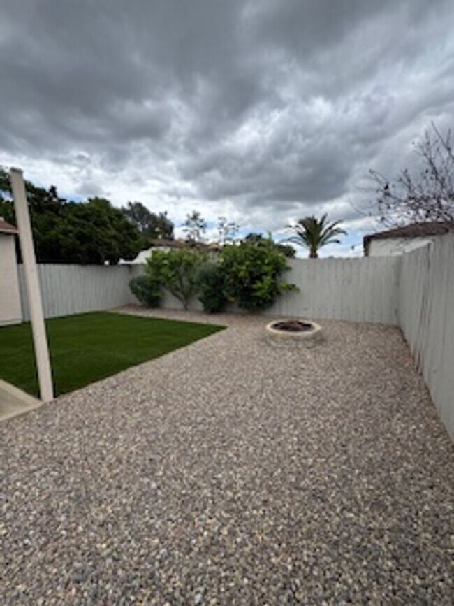 Building Photo - Charming 3 Bedroom 2 Bathroom Home Available for Rent!!