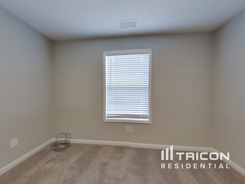 Building Photo - 271 Bainbridge Cir