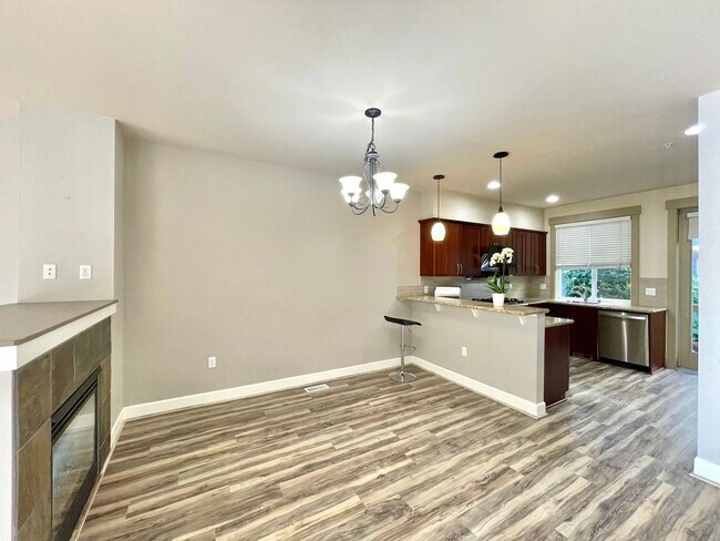 Building Photo - Great Townhome for rent
