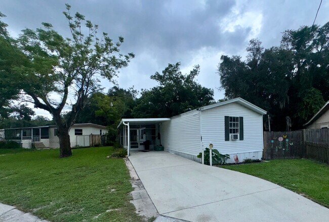 Building Photo - 641 Bayou Dr