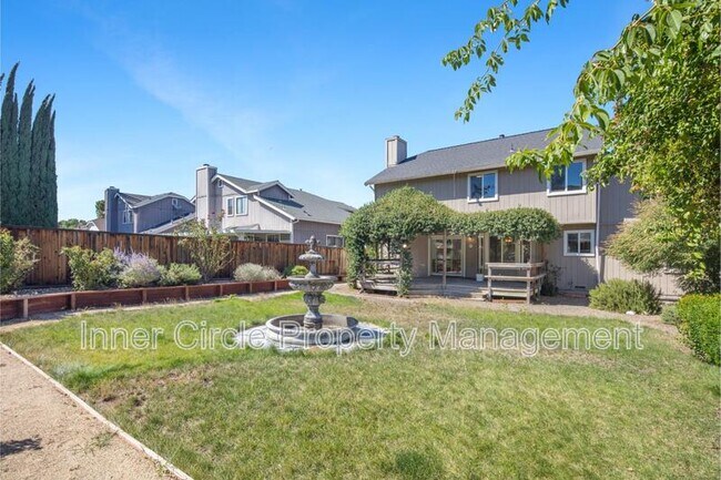 Building Photo - 512 Bluerock Dr