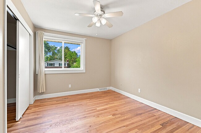 Building Photo - 3050 S Hobart Way
